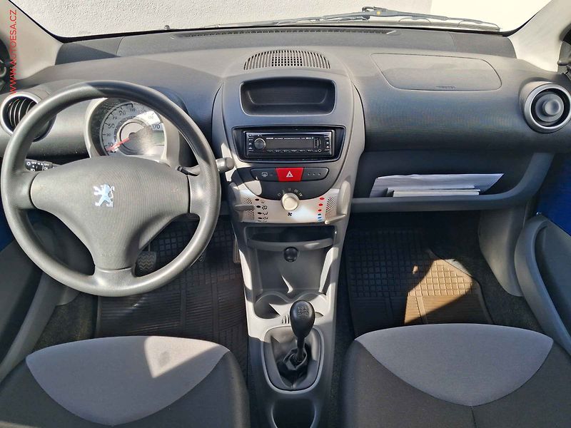 Peugeot 107 (2009) 1.0i, ČR - fotka 8 z 13