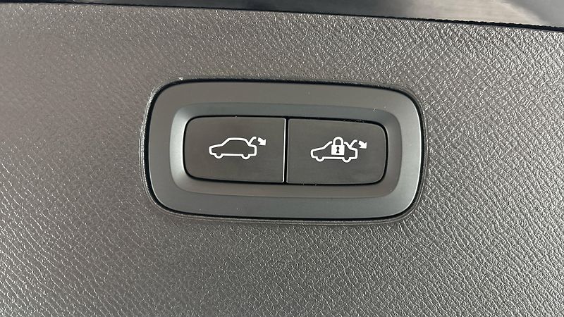 Volvo XC90 2.0 B5 AUT AWD Inscription - fotka 21 z 32