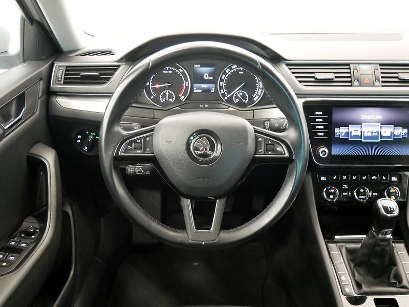 Škoda Superb - fotka 17 z 27