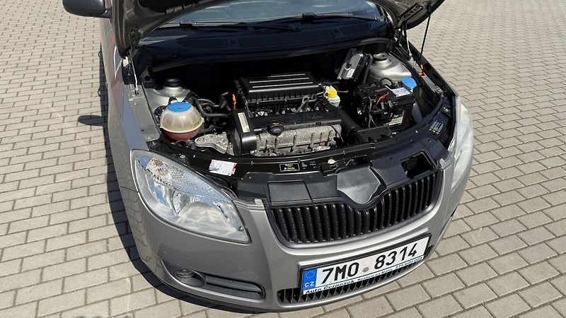 Škoda Fabia (2010) 1.4*16V*63kW*KLIMA*SERVIS* - fotka 12 z 16