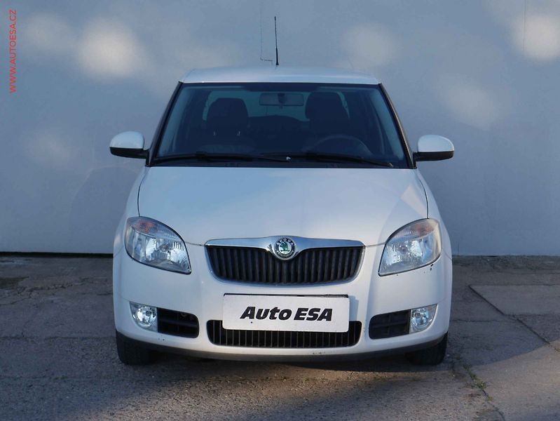 Škoda Fabia (2010) 1.2 12V, ČR, Ambition Plus - fotka 2 z 16
