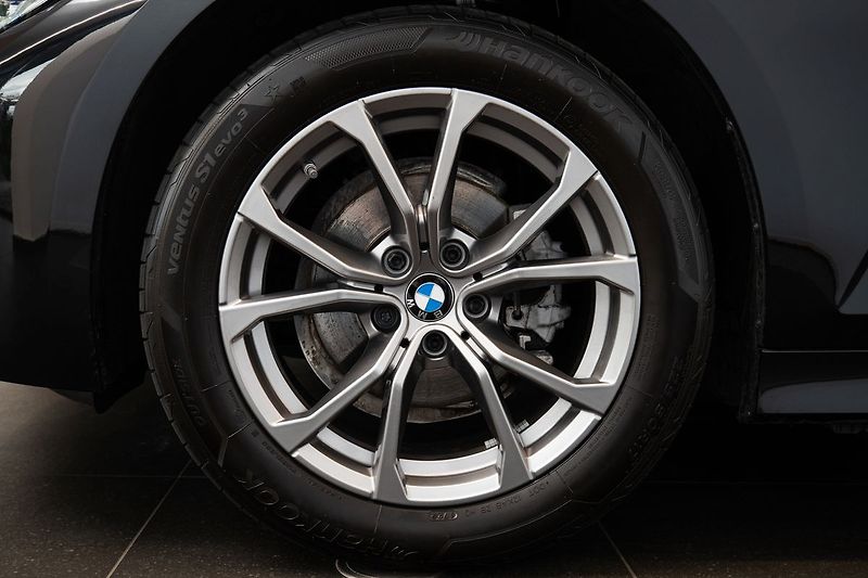 BMW Řada 3 d Touring Manuál - fotka 19 z 21