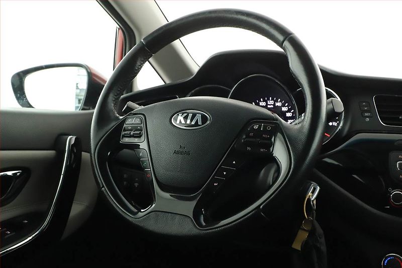 Kia Ceed (2015) 1.6 i, LPG, Tempomat - fotka 16 z 22
