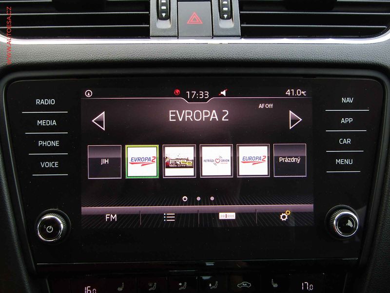 Škoda Octavia (2017) 1.6 TDi, Ambiente, DSG, panor - fotka 16 z 21