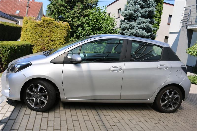 Toyota Yaris 1,5 Hybrid, Automat - fotka 7 z 40