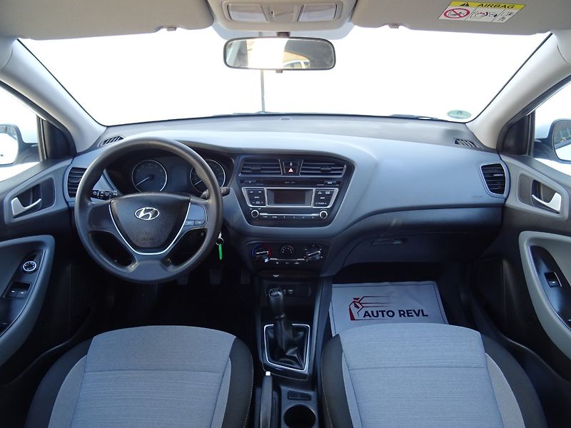 Hyundai i20 (2016) 1.2i,1maj,S.kniha,klima - fotka 15 z 21