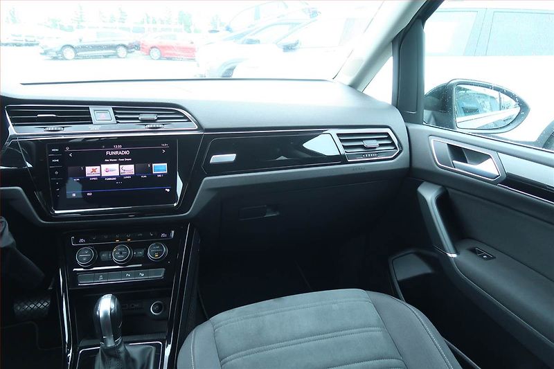 Volkswagen Touran (2019) 2.0 TDI, Automat, Navi - fotka 8 z 22