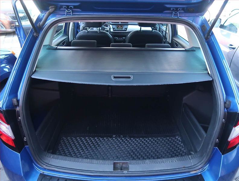 Škoda Fabia (2015) Style 1.4 TDI, Tempomat - fotka 13 z 17