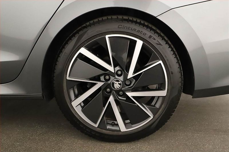 Škoda Octavia (2025) 2.0 TSI, Sportline, Automat - fotka 12 z 21