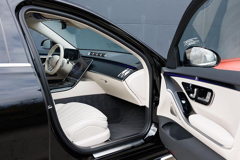 Mercedes-Benz Třídy S (2023) S 450 4Matic Long AMG Line - fotka 45 z 67
