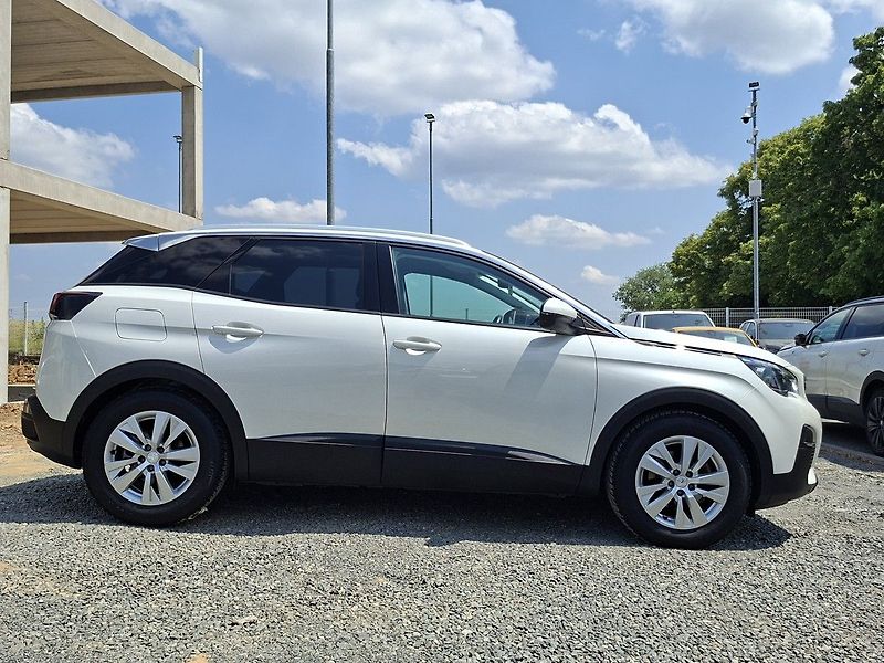 Peugeot 3008 ACTIVE 1,5 BHDI 130k M6 - fotka 9 z 24