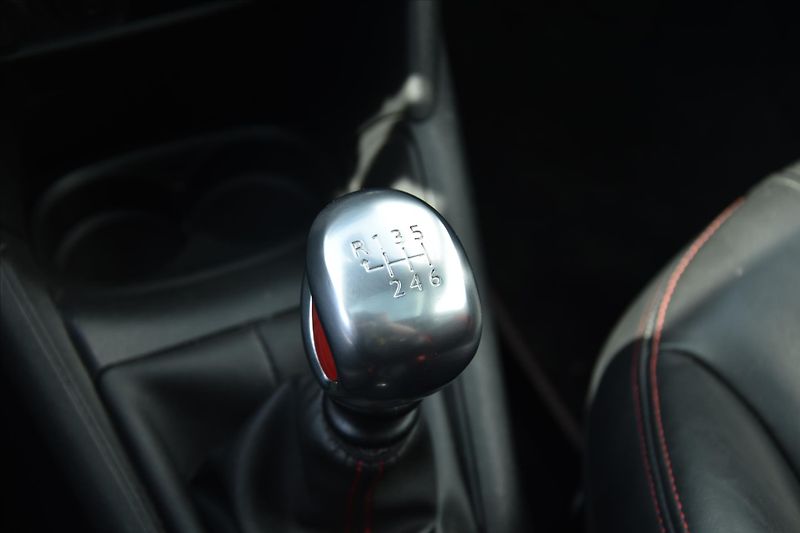 Peugeot 208 GTI 1.6 Ti 153kW PANORAMA ČR - fotka 19 z 22