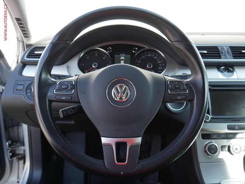 Volkswagen Passat (2012) 2.0TDi, ČR, Highline, DSG - fotka 15 z 17