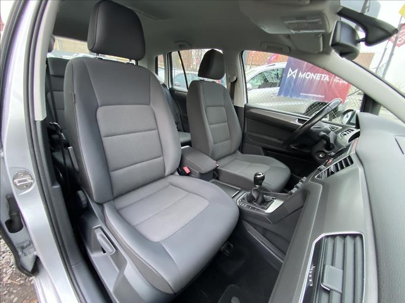 Volkswagen Golf Sportsvan 1,6 TDi 81kW  Serviska,Navigac - fotka 28 z 46