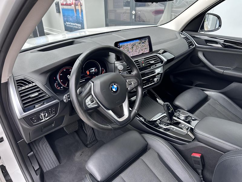 BMW X3 xDrive30d Model X-Line - fotka 13 z 27
