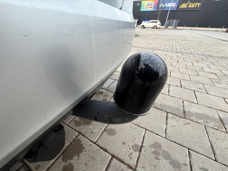 Opel Astra 1,2  81 kW SPORTS TOURER - fotka 17 z 18