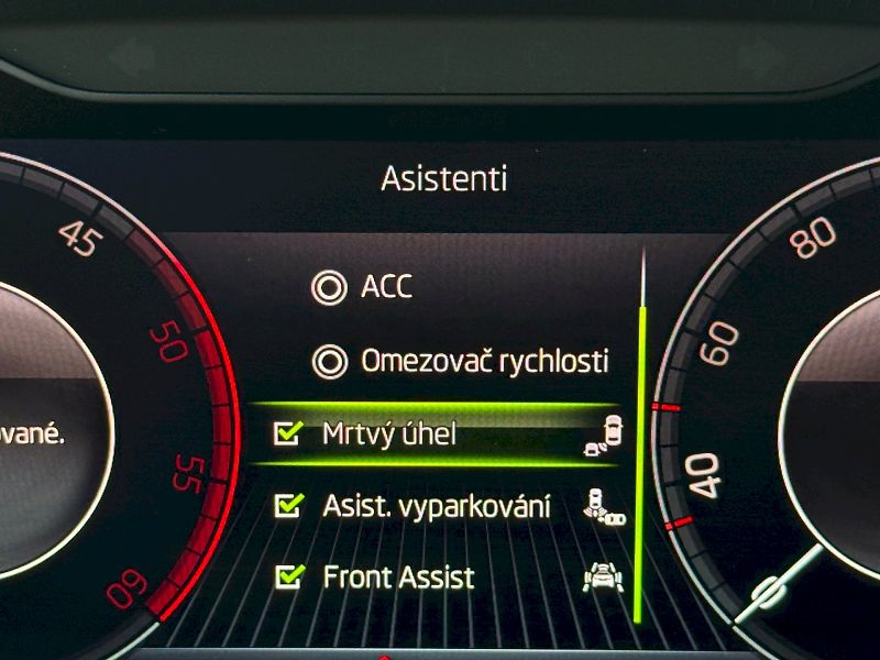 Škoda Octavia (2019) Combi 2.0 Tdi 135 kW DSG 4x4 L - fotka 21 z 27