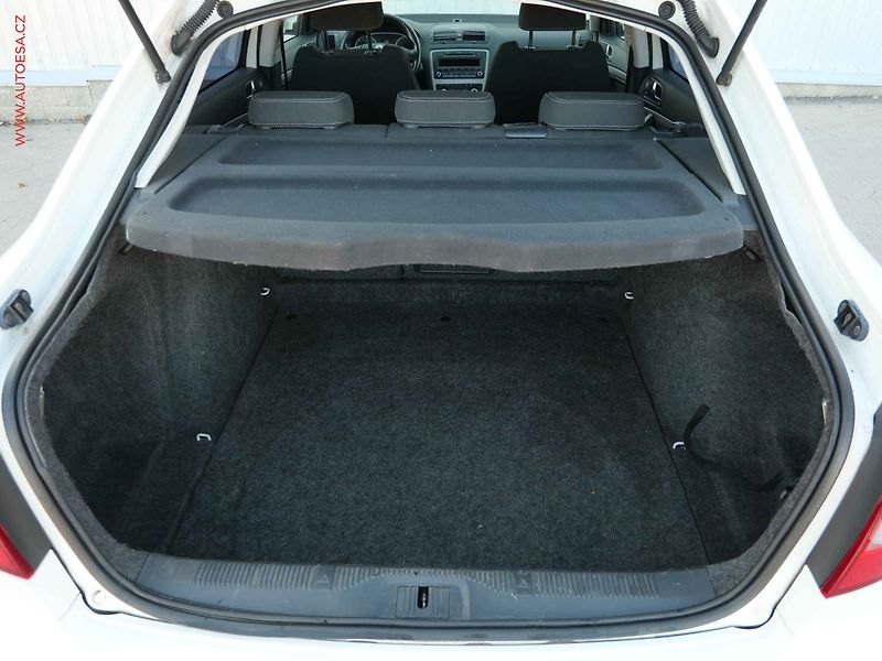 Škoda Octavia (2011) 1.6TDi, Elegance, TZ - fotka 7 z 17