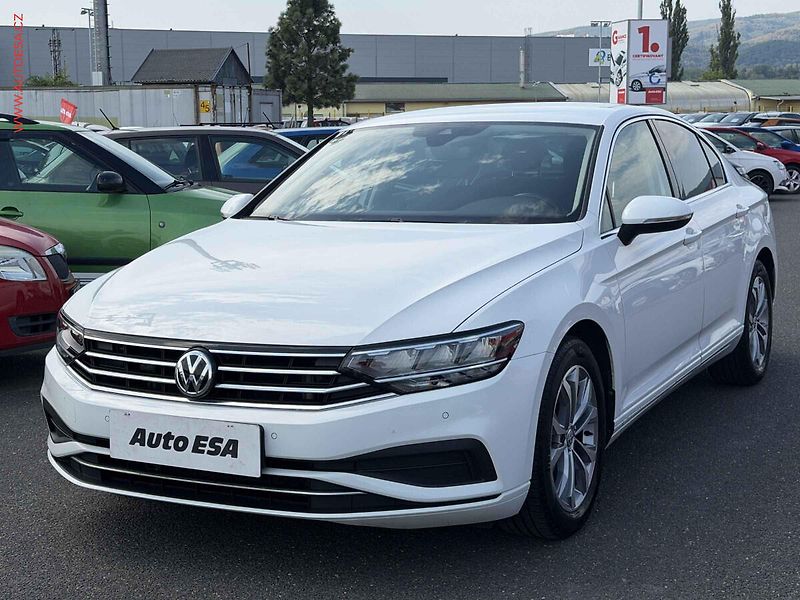 Volkswagen Passat (2019) 1.5 TSi, ČR, AC, tempo, park - fotka 3 z 18