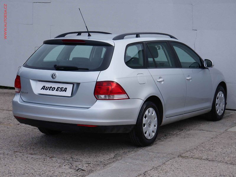 Volkswagen Golf (2009) 1.6i, 2.maj, AC - fotka 6 z 14