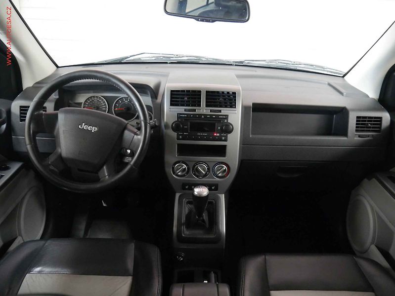 Jeep Compass (2007) 2.4i 4x4, AC, TZ - fotka 8 z 16