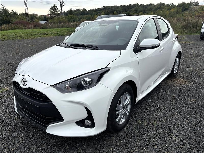 Toyota Yaris 1,5   Comfort HEV 116 CVT - fotka 3 z 9