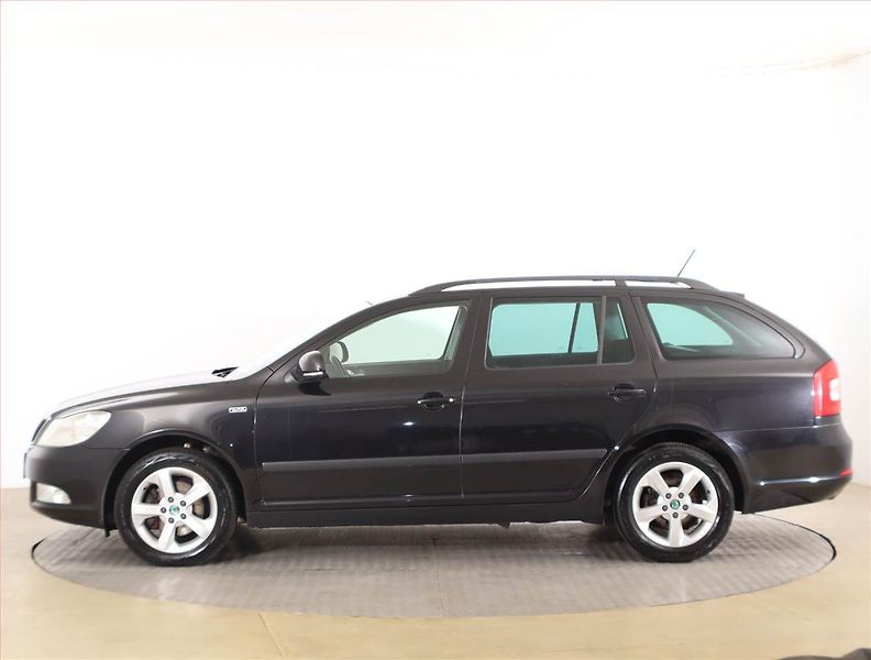 Škoda Octavia (2012) 2.0 TDI, Automat, Tempomat - fotka 3 z 17