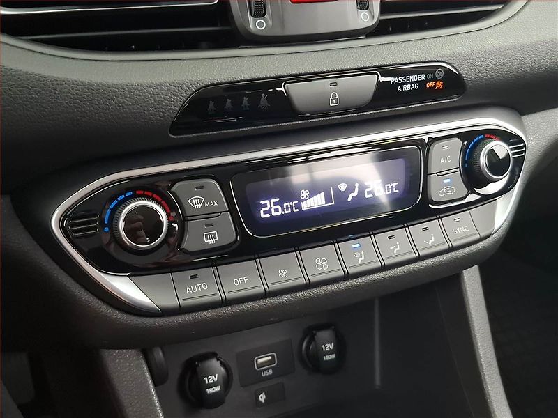 Hyundai i30 (2021) Smart 1.0 T-GDI, Automat - fotka 16 z 21