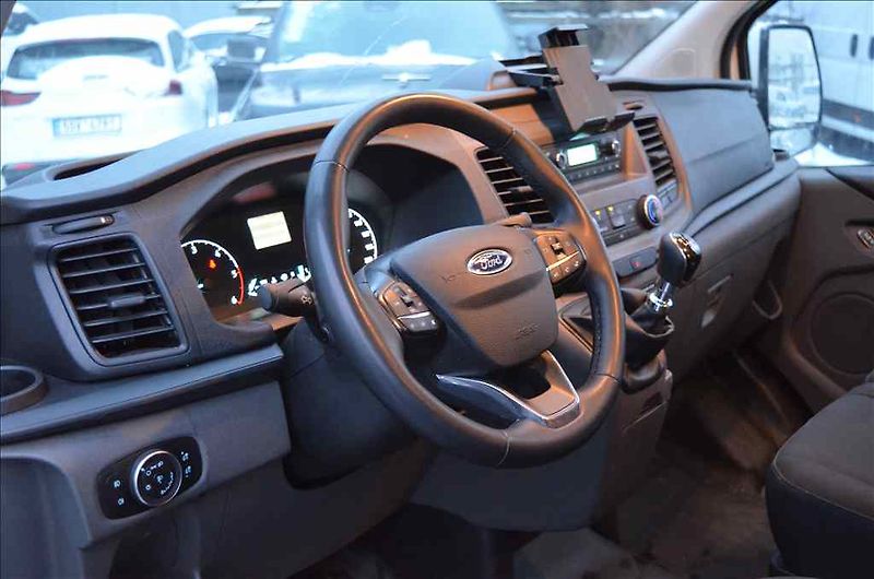Ford Transit (2022) CUSTOM 2,0 D - fotka 9 z 16