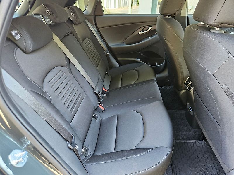Hyundai i30 1,0 T-GDi 84kW, Style, 1.maj. - fotka 33 z 34