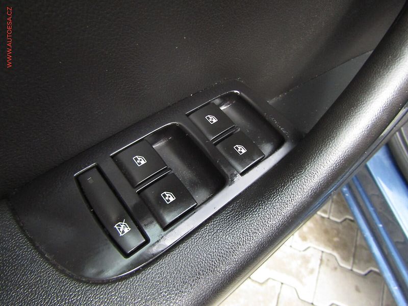 Opel Zafira (2016) 2.0 CDTi, ČR, AT, park.asist - fotka 12 z 22