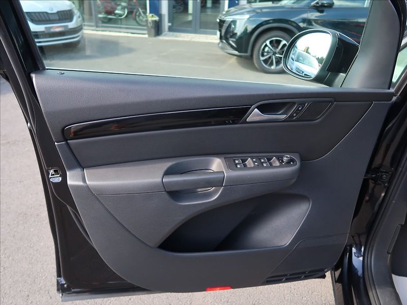 Volkswagen Sharan 2,0 TDi,110kW,7míst,tažné - fotka 27 z 32