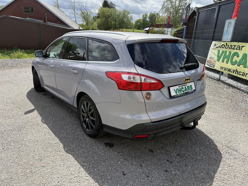 Ford Focus 2,0TDCI 120 kW AUTOMAT - fotka 5 z 23