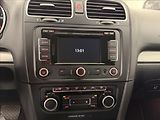 Volkswagen Golf 1,6 TDi 77 KW DSG NAVI PDC - náhled 18