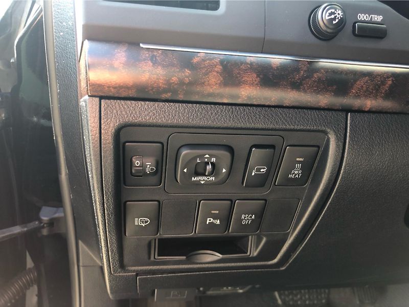 Toyota Land Cruiser 200 D-4D A/T 7 míst - fotka 16 z 30
