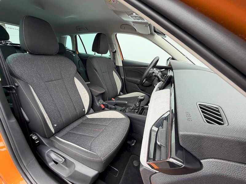 Škoda Kamiq (2025) 1.0 TSI 85kW DSG Top Selection - fotka 30 z 35