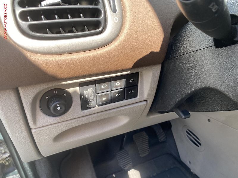 Citroën Xsara Picasso (2006) 1.6 HDi, AC, el. výbava - fotka 13 z 13