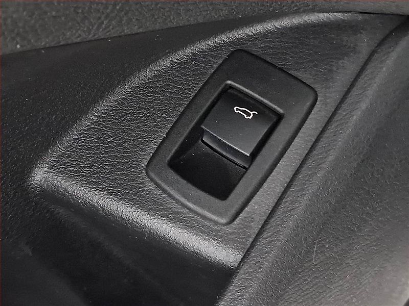 BMW X1 (2019) sDrive18i, Automat, Navi - fotka 23 z 26