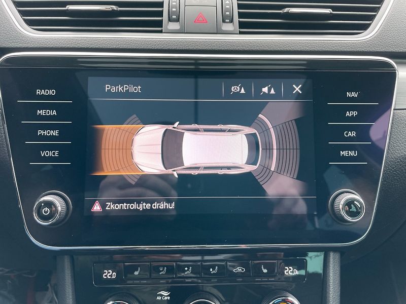 Škoda Superb (2018) 2.0TDi 110kW 4x4! STYLE++! - fotka 35 z 43