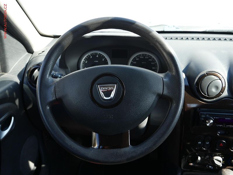 Dacia Duster (2011) 1.6i, 1.maj, AC, tažné - fotka 13 z 16