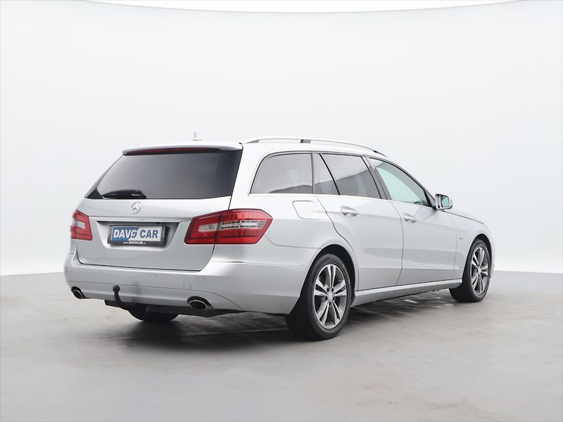 Mercedes-Benz Třídy E 3,0 350CDI 170kW CZ Avantgarde - fotka 7 z 35