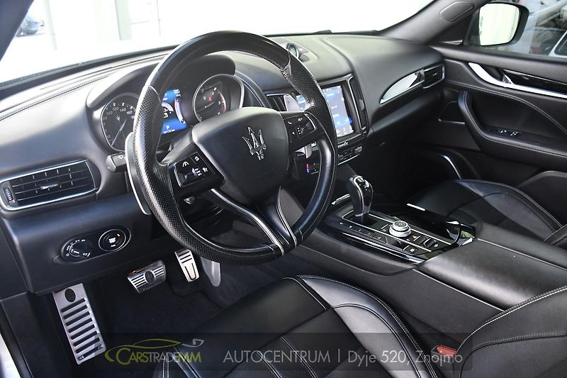 Maserati Levante 3.0D ČR Q4 H/K ACC VZDUCH - fotka 9 z 56