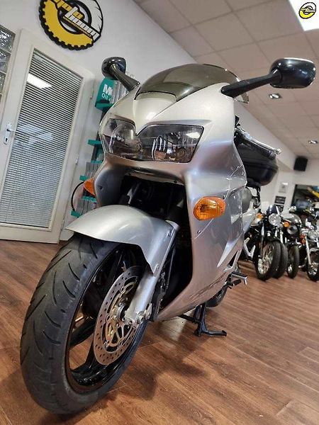 Honda VFR 800 (1999) - fotka 10 z 20