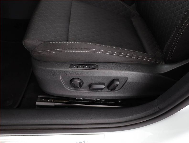 Škoda Superb (2016) Style 2.0 TDI, Automat, Navi - fotka 22 z 26