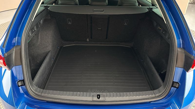 Škoda Octavia 2.0 TDI DSG Top Selection Comb - fotka 17 z 29