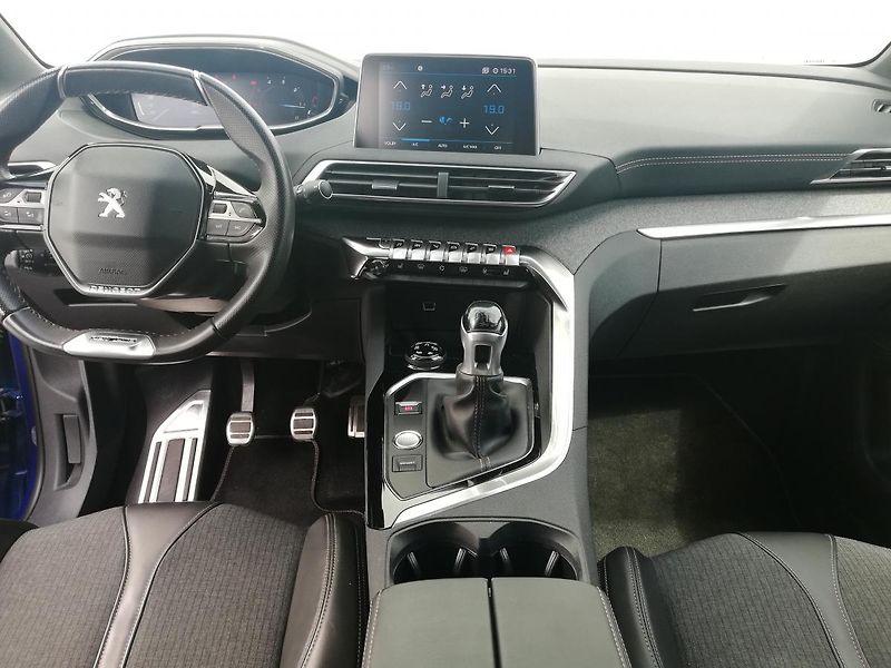 Peugeot 3008 (2017) GT-Line 2,0 bHDi 150k MAN6 - fotka 14 z 23