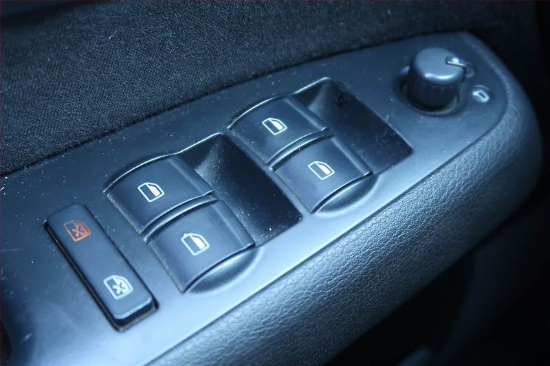 Audi A4 (2006) 2.0 TDI, Automat, Tempomat - fotka 15 z 17