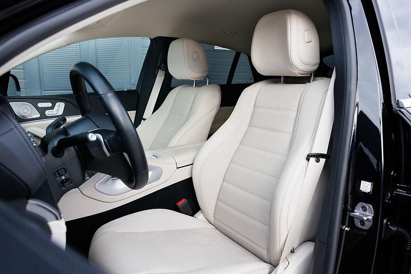 Mercedes-Benz GLE (2025) GLE 450d Coupe 4Matic AMG Line - fotka 26 z 49