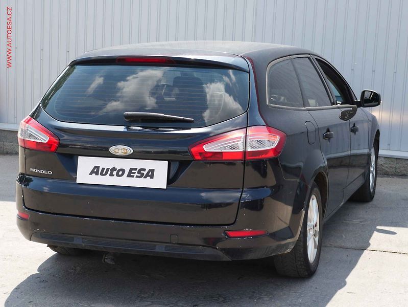 Ford Mondeo (2011) 2.0 TDCi, AC, tempo, výhřev - fotka 4 z 18