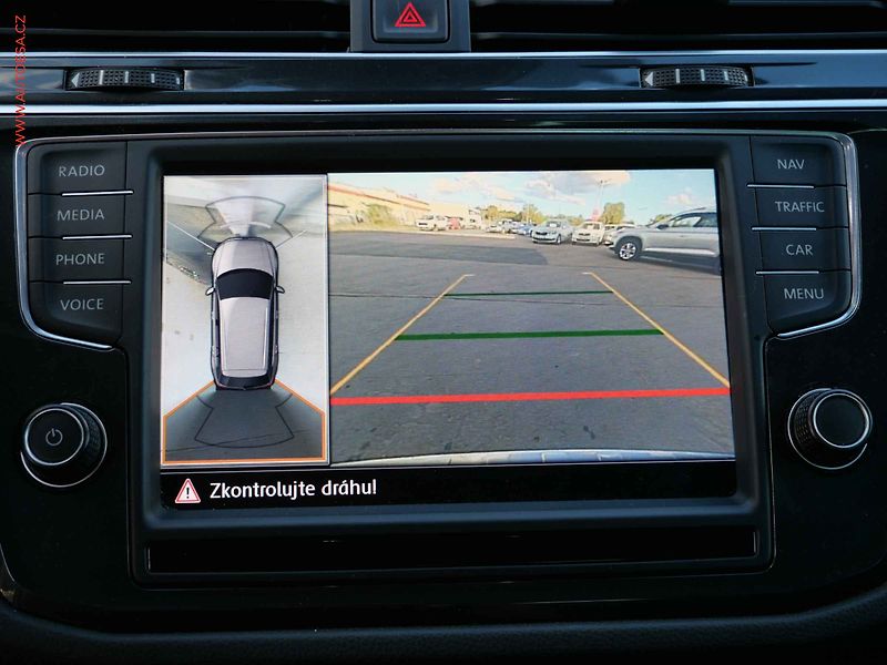 Volkswagen Tiguan (2016) 2.0TDi, Highline, DSG, panor - fotka 20 z 22